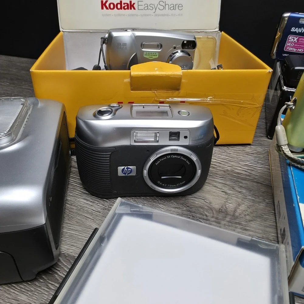 Digital Camera‎ Lot - 9 Cameras 2 Printers 2 Docks - Part/Repair
